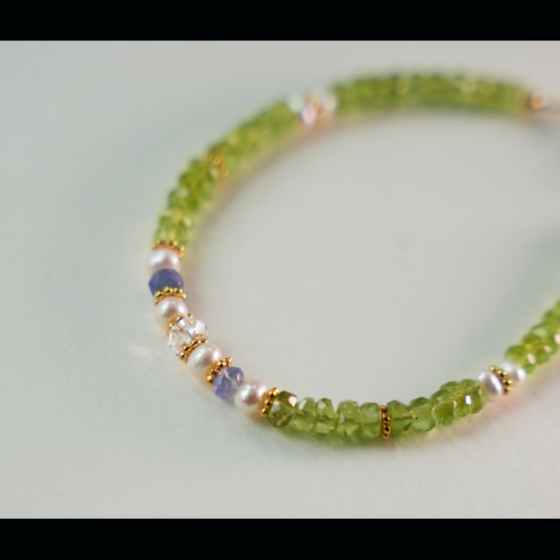 Natural Olive Quartz Bracelet – Emotional Balance & Inner Peace